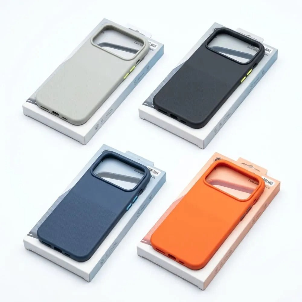 Capinha Emborrachada com Textura Bipartida e Interior Aveludado – iPhone 14 Pro